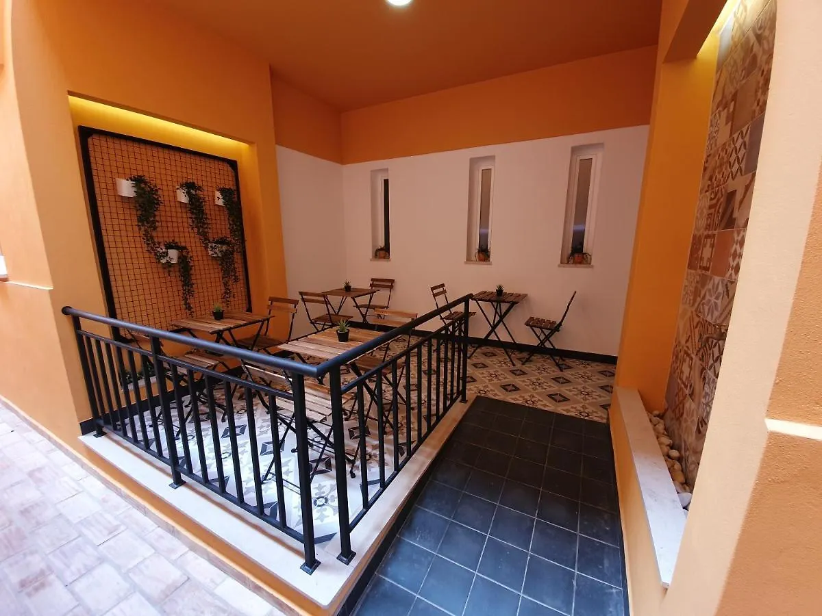Inn Faro - Casa Amarela - Guest House